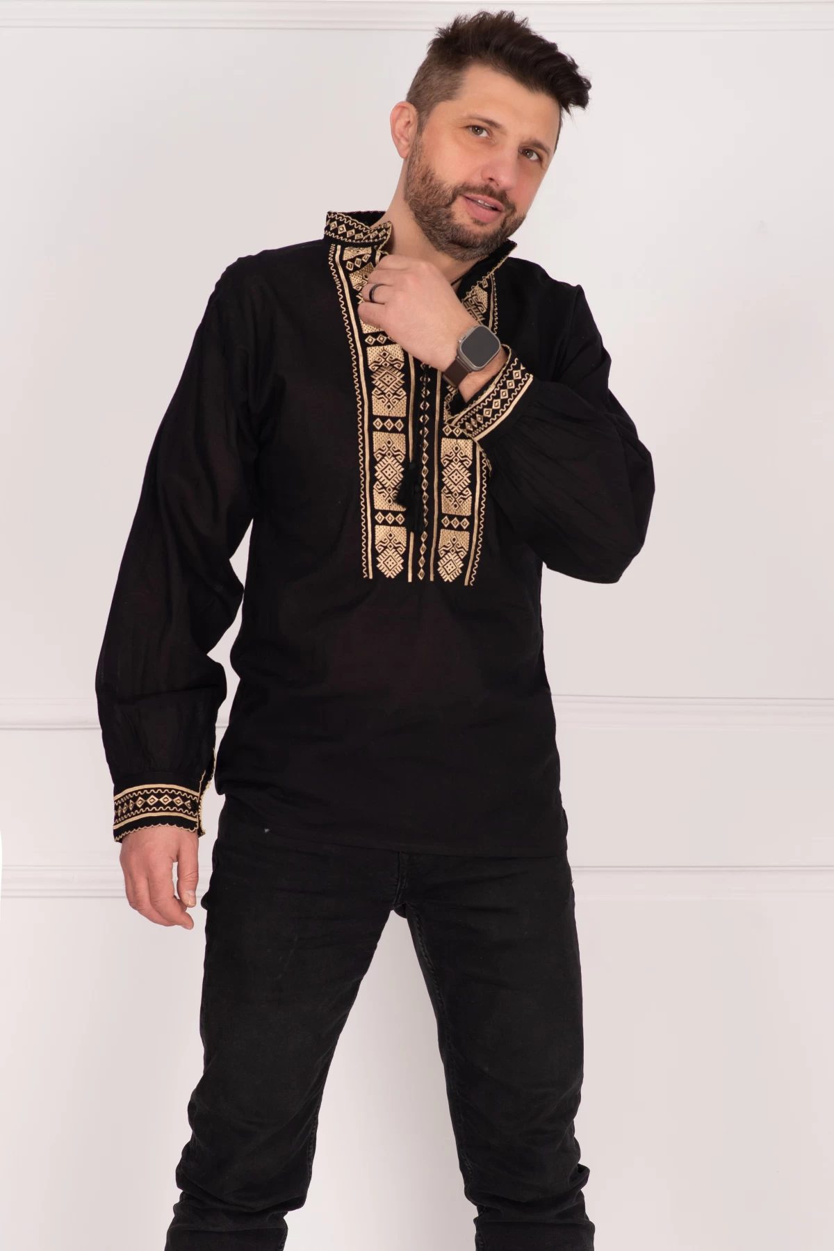 ie-barbateasca-traditionala-neagra-din-bumbac-cu-broderie-din-matase-aurie_89150